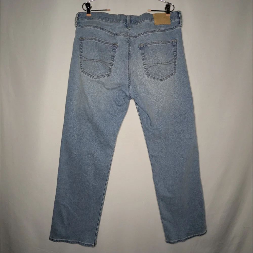 Hollister Mens Light Blue Tab Button Athletic Straight Leg Denim Jeans 34x32